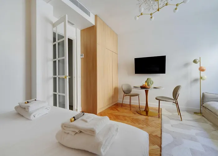 Peaceful Chic - 2p - Parc Monceau * Parijs